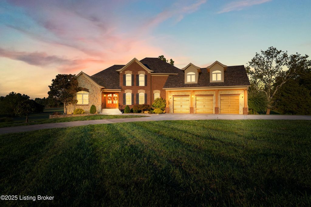 Photo of 10240 Saddle Pointe Dr, Louisville, KY 40291 (MLS # 1700681)