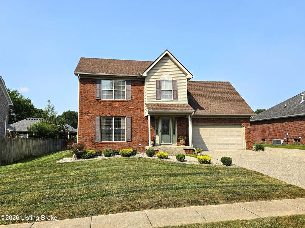 Photo of 6407 Autumn Oak Way, Louisville, KY 40272 (MLS # 1726101)