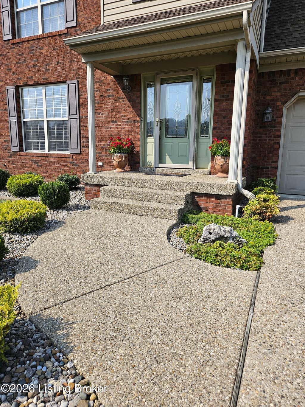 Photo of 6407 Autumn Oak Way, Louisville, KY 40272 (MLS # 1726101)