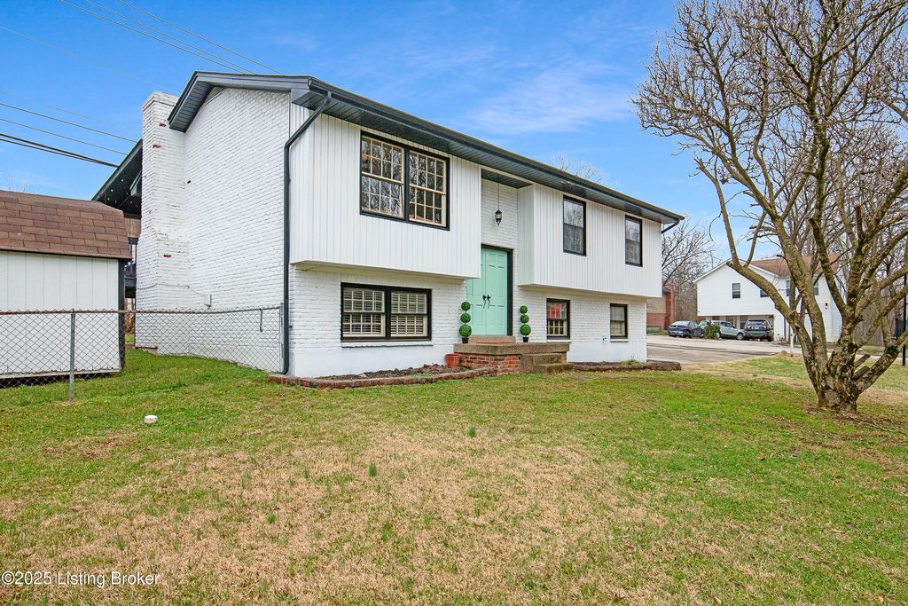 Photo of 9007 Ash Ave, Pewee Valley, KY 40056 (MLS # 1705553)