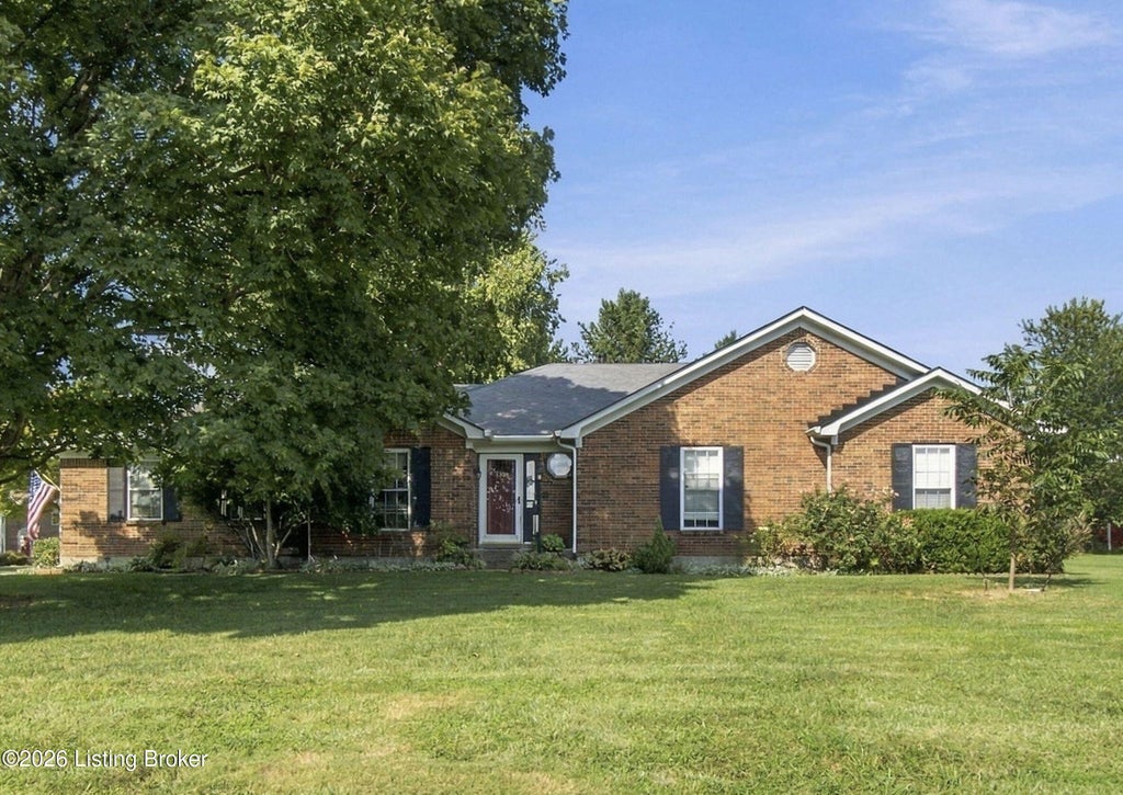 Photo of 1318 Worth Ave, Shepherdsville, KY 40165 (MLS # 1729296)