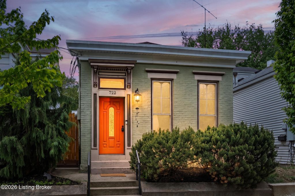 Photo of 722 Camp St, Louisville, KY 40203 (MLS # 1715857)