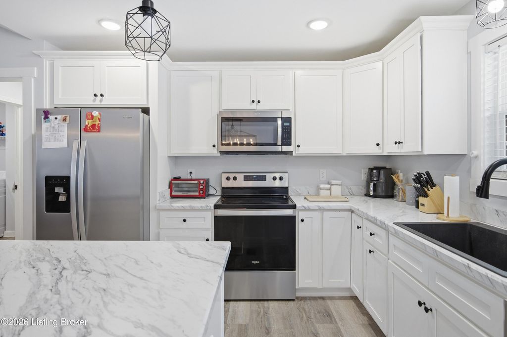 Photo of 1112 Mac Dr, Lawrenceburg, KY 40342 (MLS # 1708472)