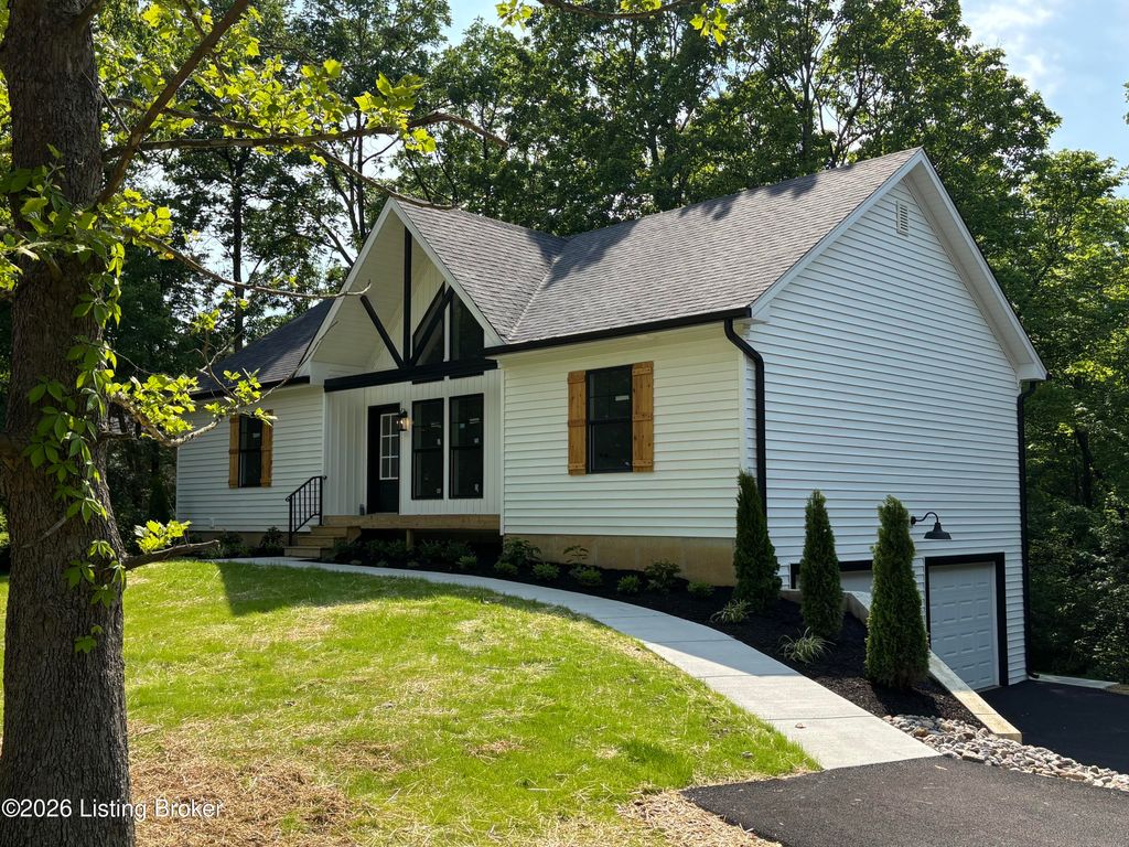 Photo of 3008 New Moody Ln, La Grange, KY 40031 (MLS # 1718169)