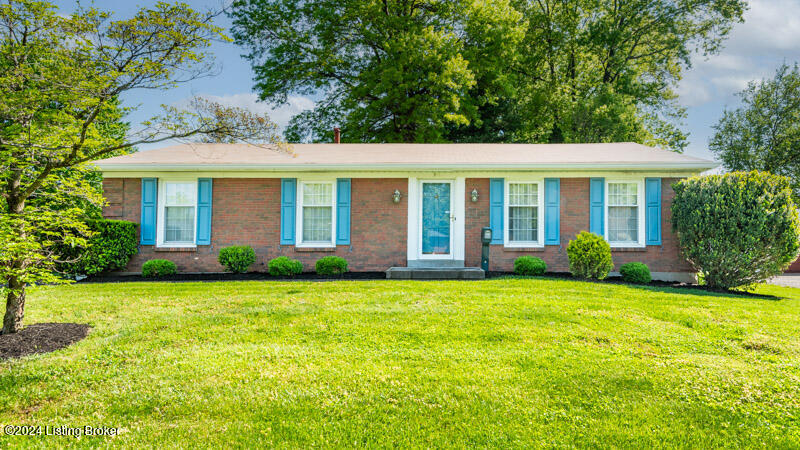 Photo 1 of 12 — 315 Castleview Dr, Louisville, KY 40207