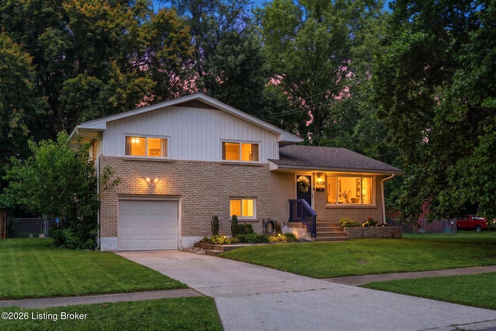 Photo of 3025 Nepperhan Rd, Louisville, KY 40220 (MLS # 1721491)