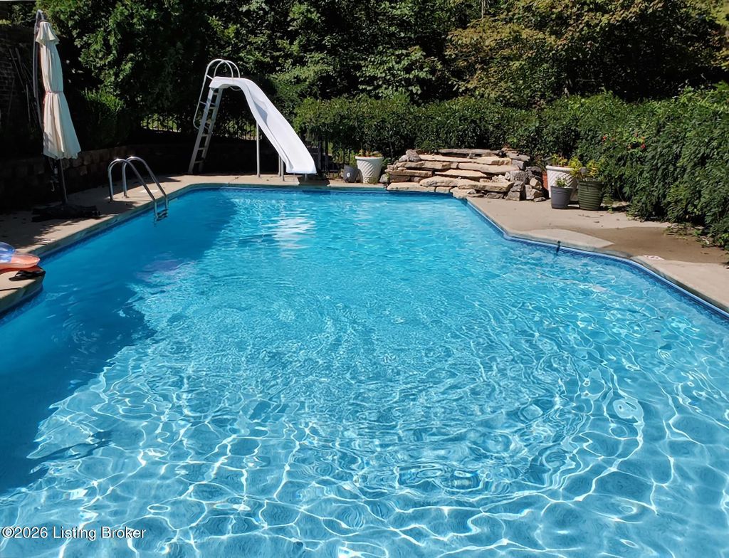 Photo of 17002 Ash Hill Dr, Louisville, KY 40245 (MLS # 1709668)