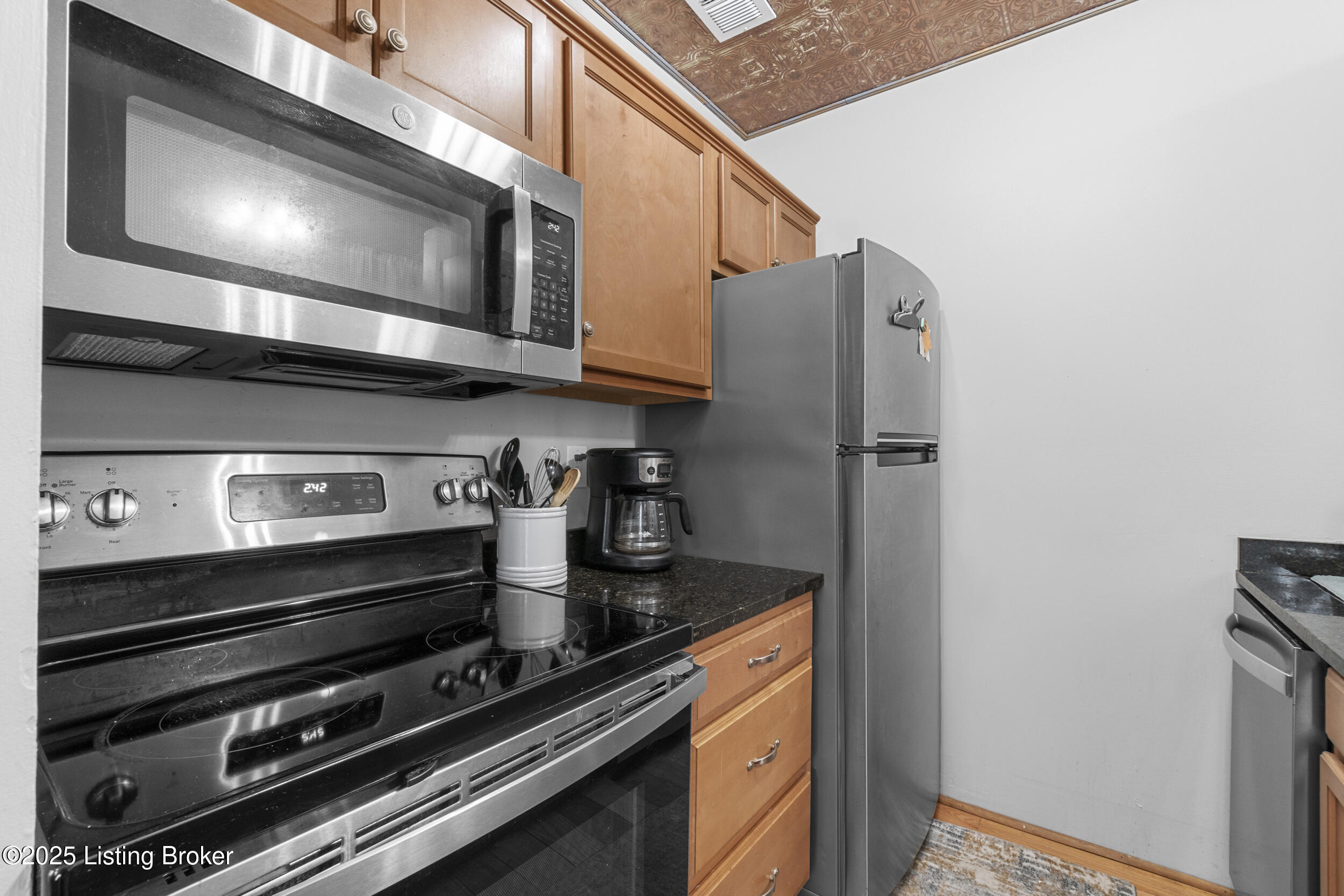 116 E Oak St #APT 2, Louisville, Kentucky image 13
