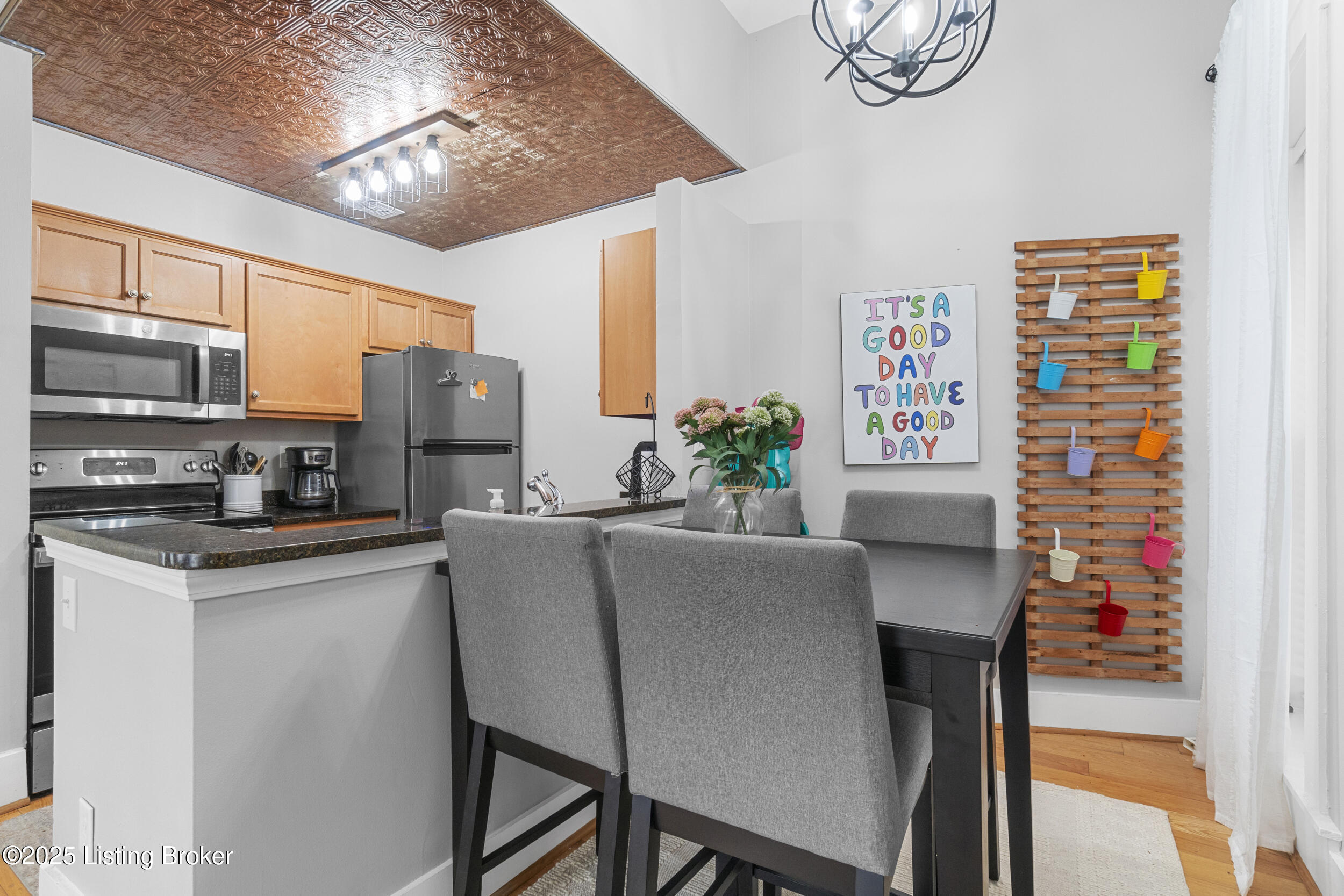 116 E Oak St #APT 2, Louisville, Kentucky image 6