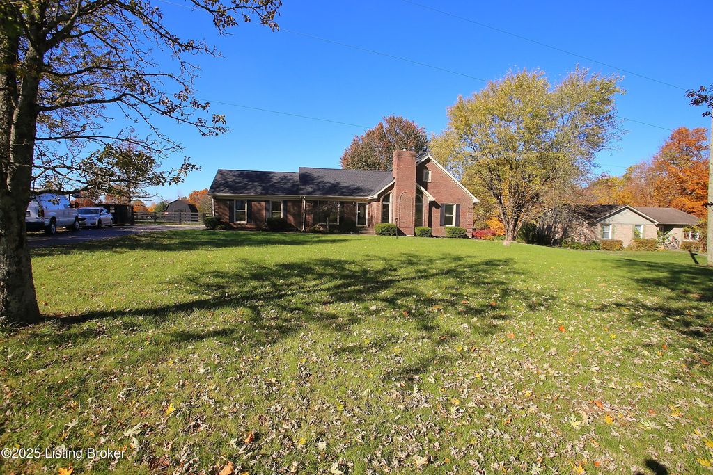 Photo of 2628 Cedar Point Rd, La Grange, KY 40031 (MLS # 1702804)