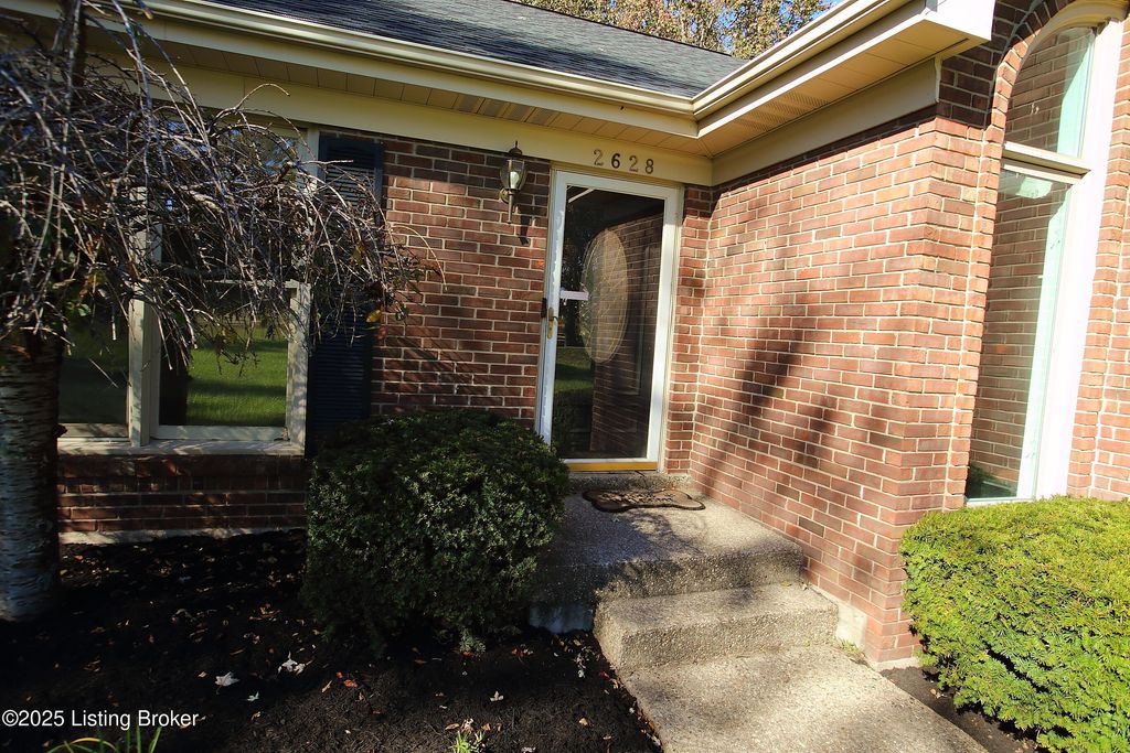 Photo of 2628 Cedar Point Rd, La Grange, KY 40031 (MLS # 1702804)