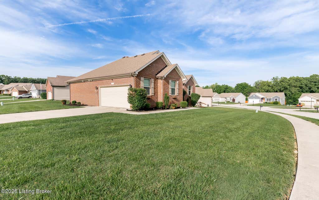 Photo of 9409 Mossy Creek Way, Louisville, KY 40229 (MLS # 1720867)
