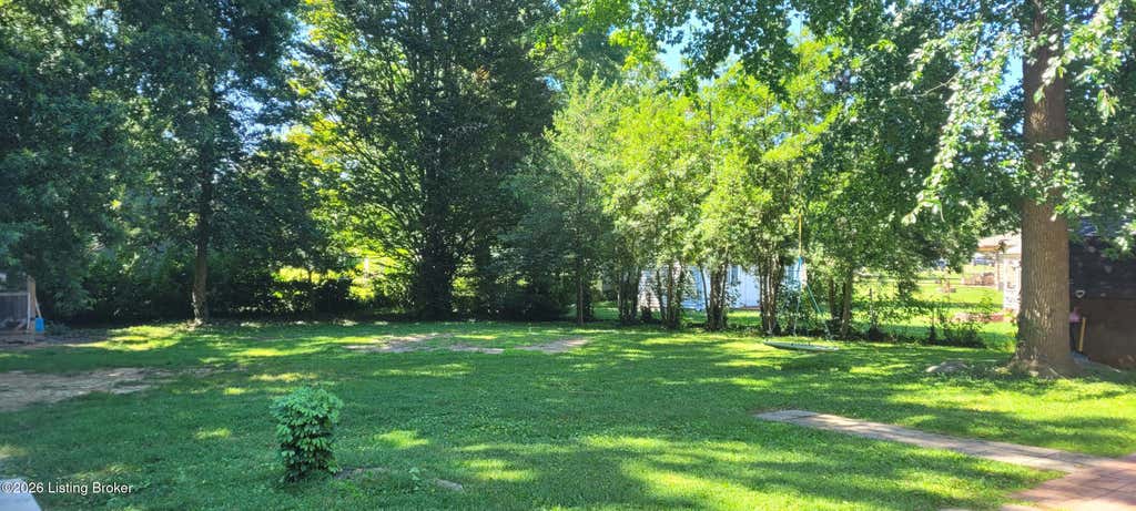 Photo of 1858 Lynn Lea Rd, Louisville, KY 40216 (MLS # 1726448)