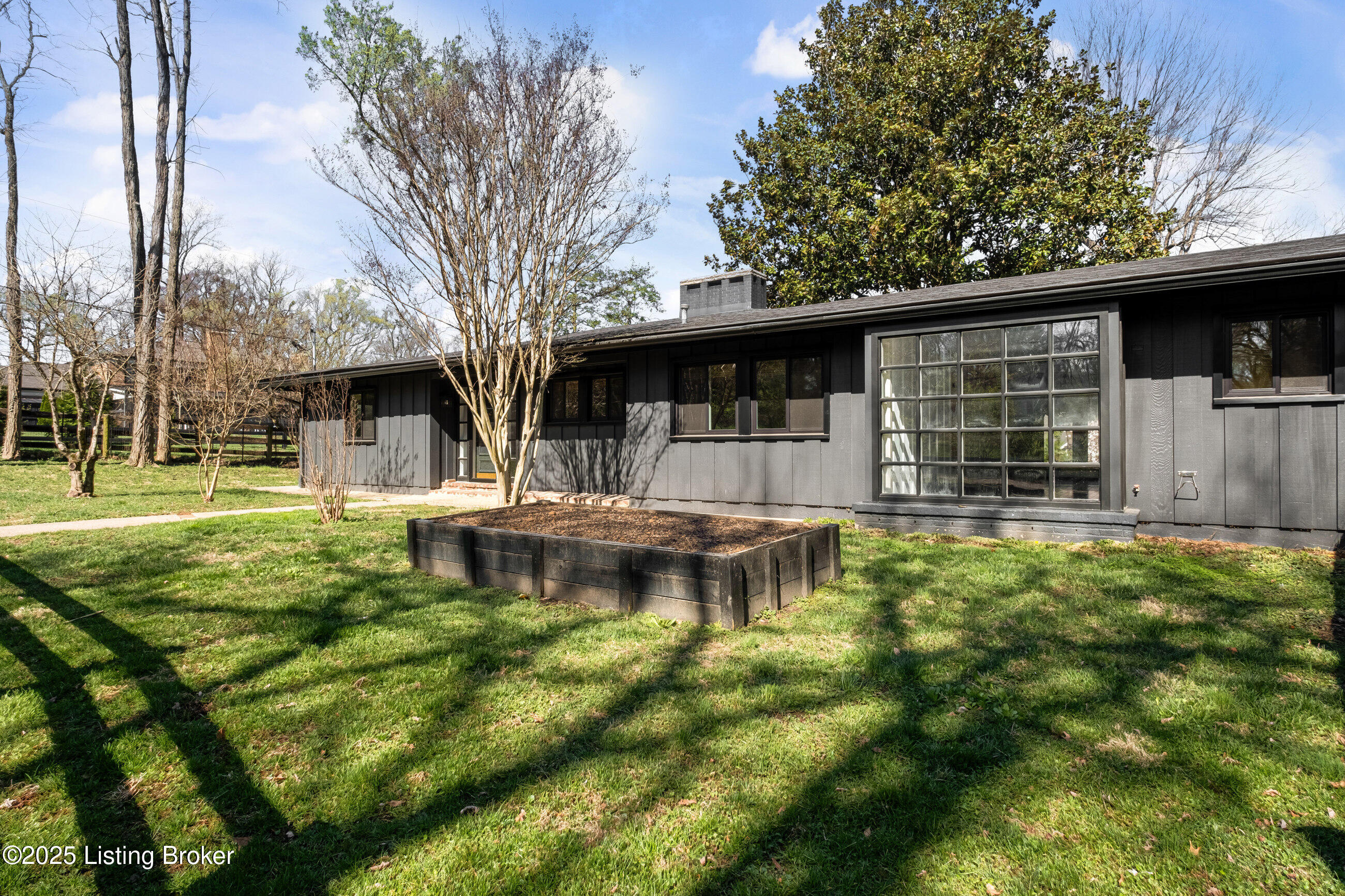 3718 Sallee Ln, Louisville, Pennsylvania image 2