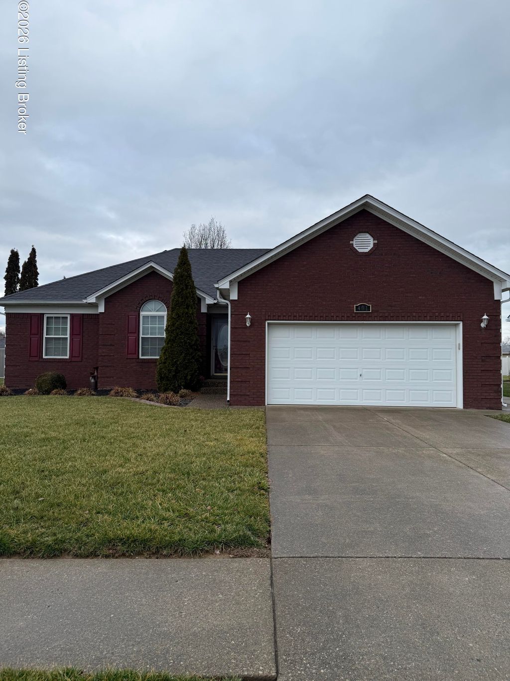 Photo of 401 Bentwood Dr, Shepherdsville, KY 40165 (MLS # 1707059)