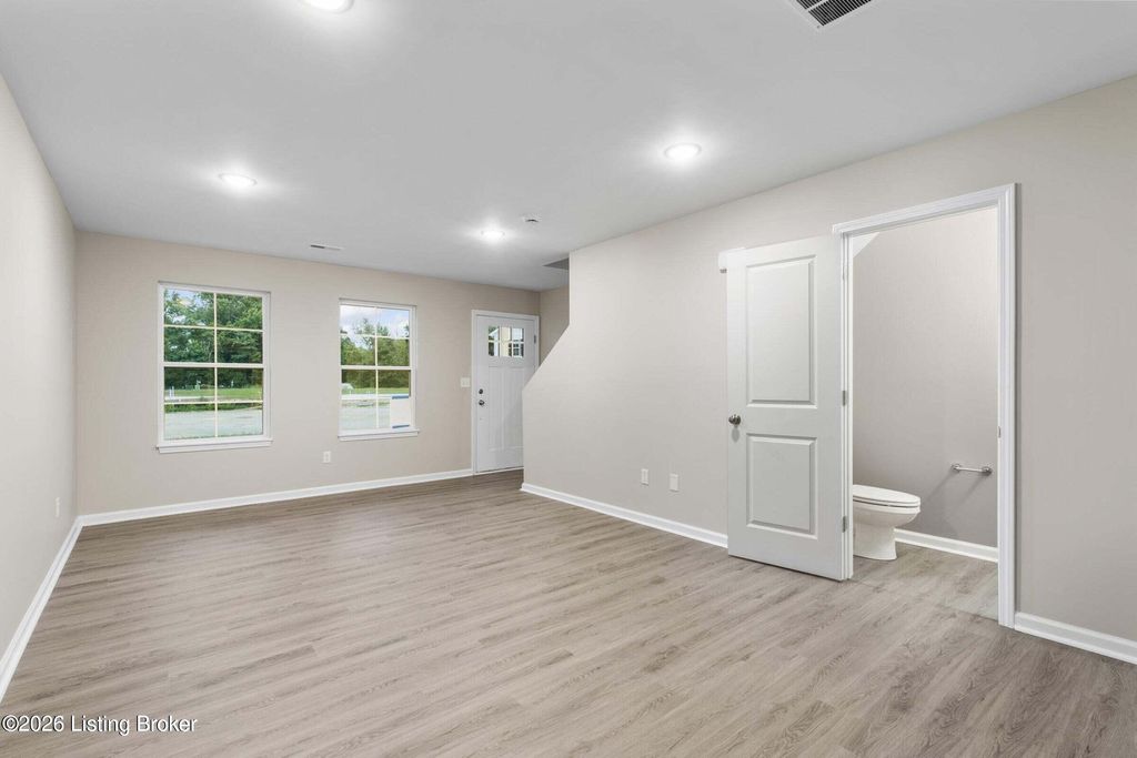 Photo of 3212 Maldon Ct, Louisville, KY 40216 (MLS # 1707073)