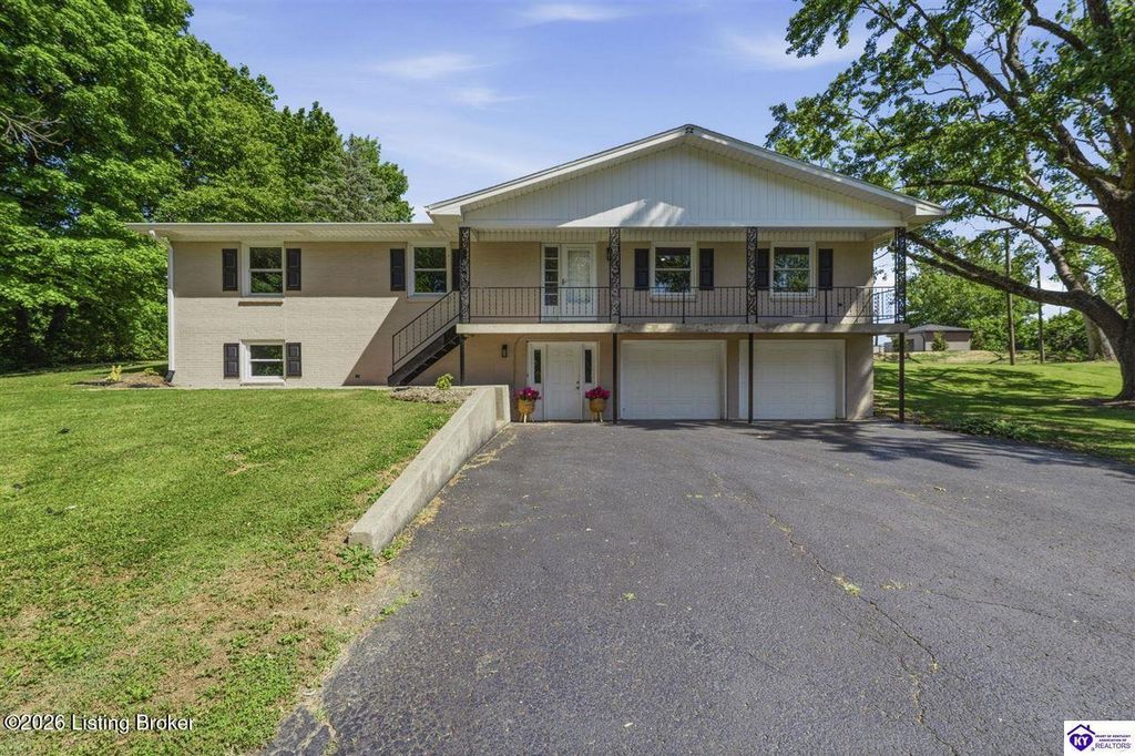 Photo of 213 W French St, Elizabethtown, KY 42701 (MLS # 1721028)