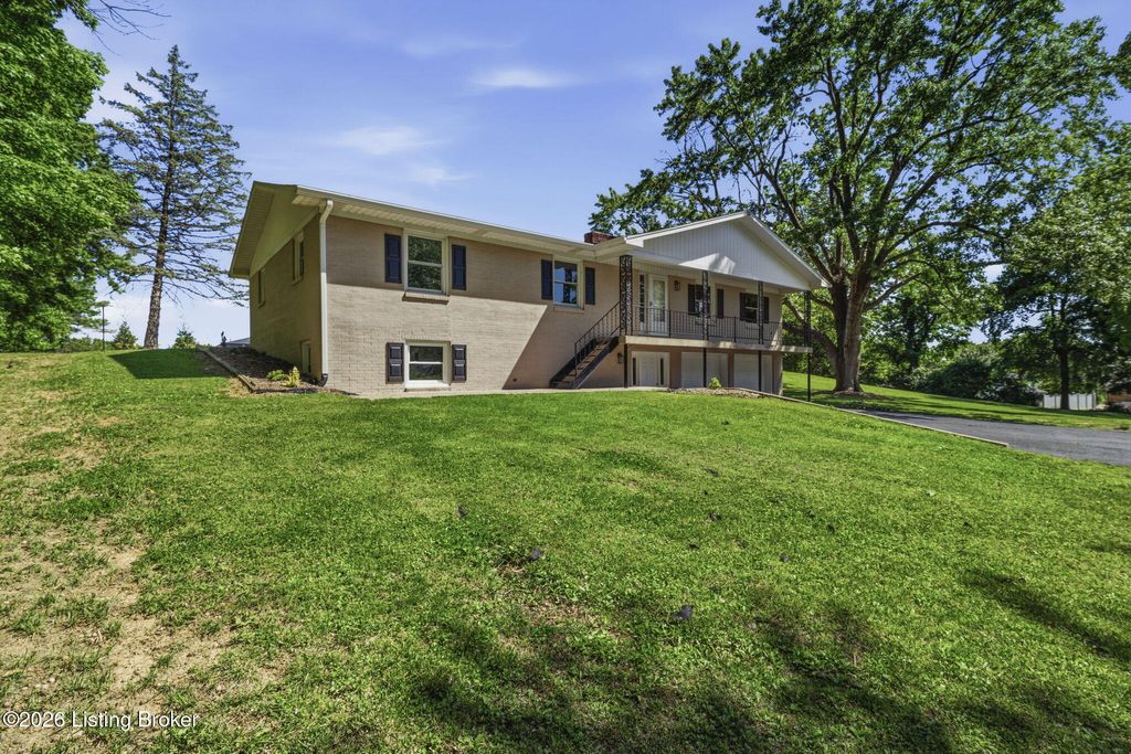 Photo of 213 W French St, Elizabethtown, KY 42701 (MLS # 1721028)