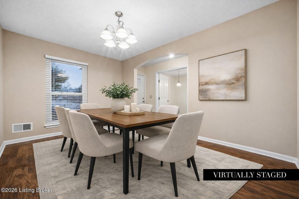 Photo of 610 La Fontenay Ct, Louisville, KY 40223 (MLS # 1706278)