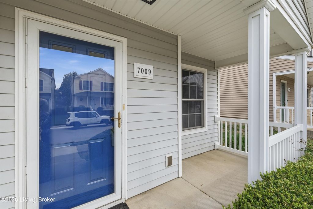 Photo of 7009 Black Mountain Dr, Louisville, KY 40228 (MLS # 1711691)