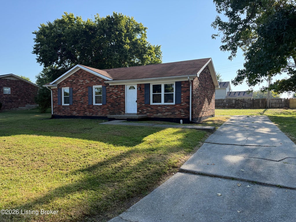 Photo of 774 Quail Call Dr, Shelbyville, KY 40065 (MLS # 1728361)