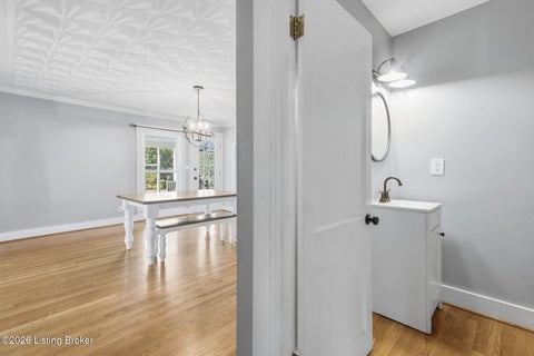 Tiny photo for 6516 Lovers Ln, Louisville, KY 40291 (MLS # 1729381)