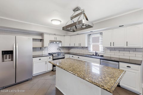 Tiny photo for 6516 Lovers Ln, Louisville, KY 40291 (MLS # 1729381)