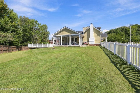 Tiny photo for 6516 Lovers Ln, Louisville, KY 40291 (MLS # 1729381)