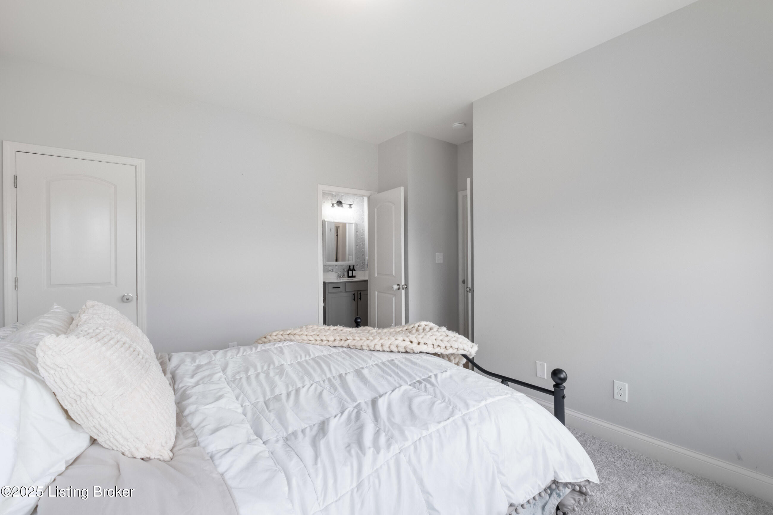6806 Park Vista Way, Louisville, Kentucky image 21