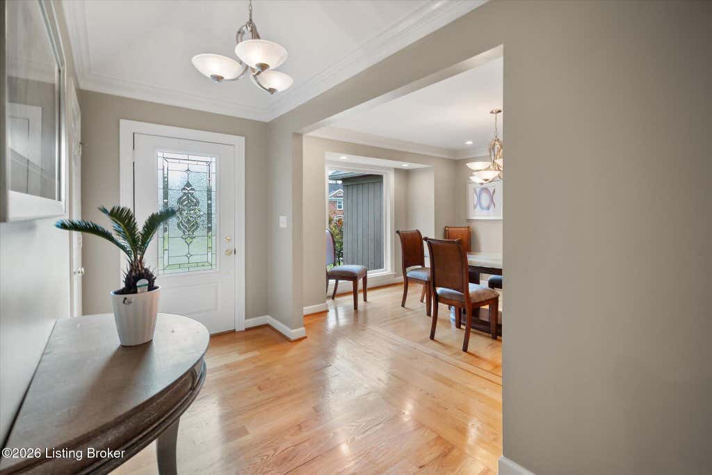 Photo of 5407 Navajo Rd, Louisville, KY 40207 (MLS # 1727158)