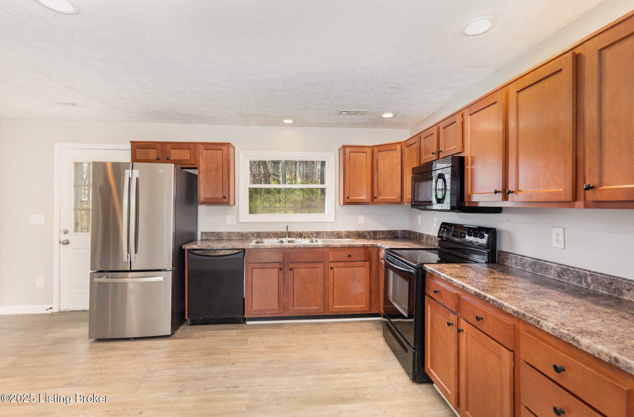 221 Melody Ln, Shepherdsville, Kentucky image 6