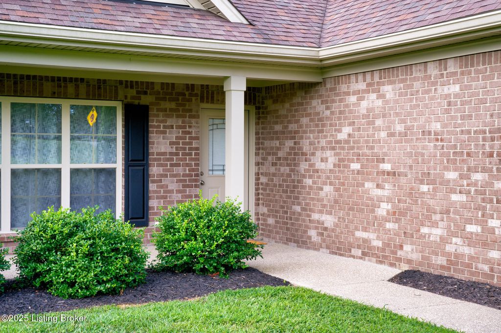 Photo of 5270 Payton Ln, Crestwood, KY 40014 (MLS # 1696256)