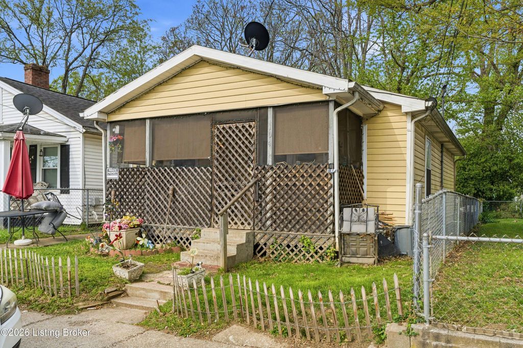 Photo of 104 Martin Luther King Junior St, Shelbyville, KY 40065 (MLS # 1713765)