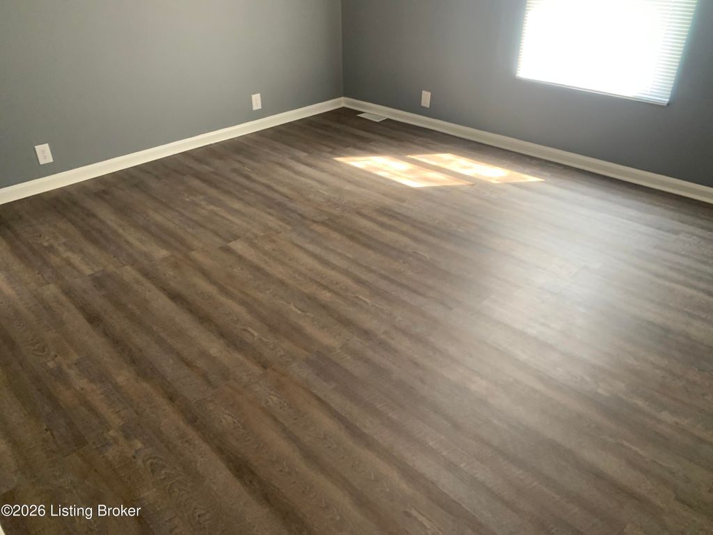 Photo of 2125 S 39th St, Louisville, KY 40211 (MLS # 1714015)