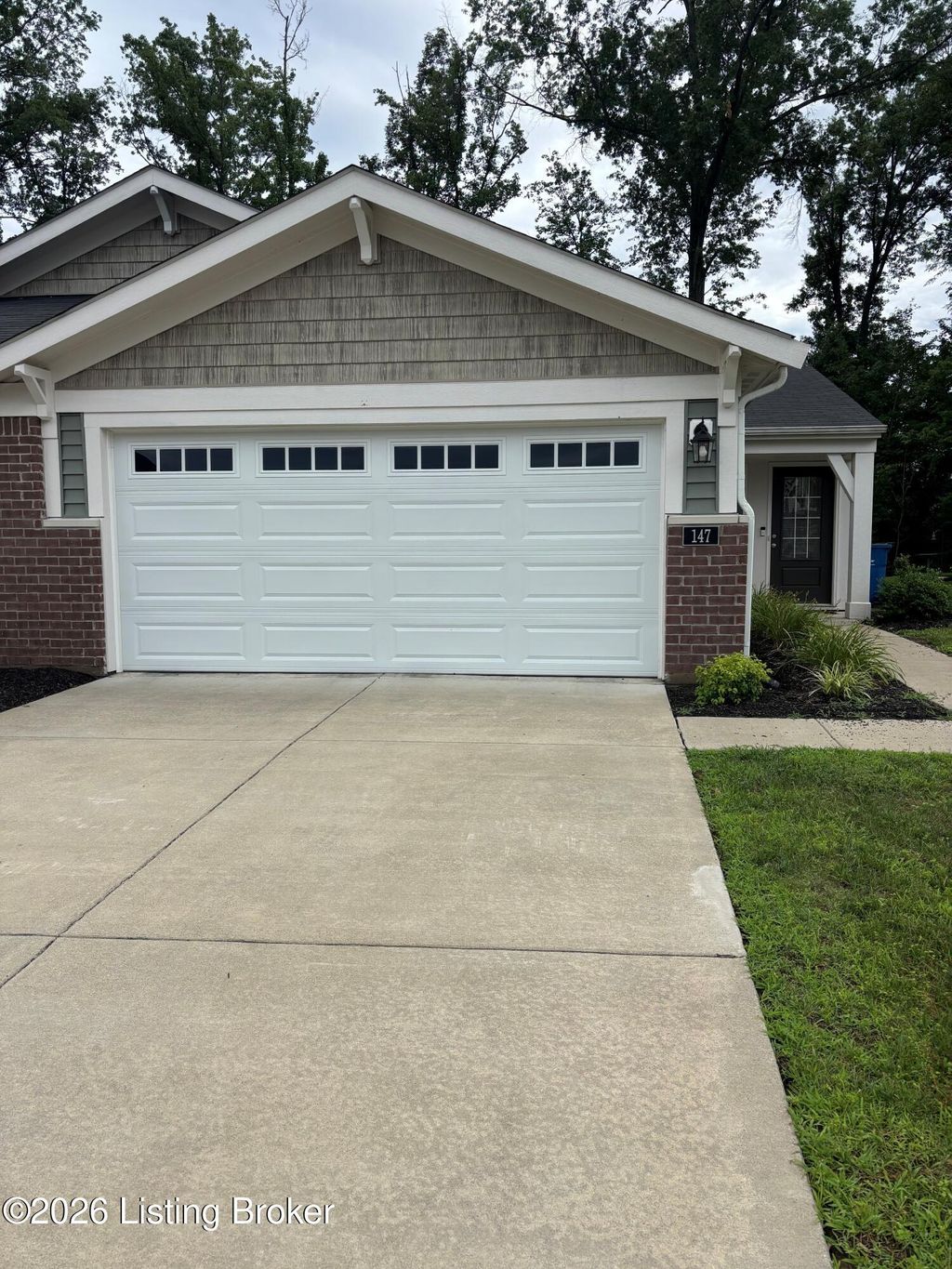 Photo of 147 Harvest Moon Ct, Shepherdsville, KY 40165 (MLS # 1720966)