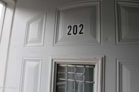 Apartment For Rent - 950 S Floyd St #202<br/> Louisville, KY 40203