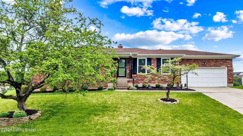 Photo of 2522 Wyeth Ct, Louisville, KY 40220 (MLS # 1714760)