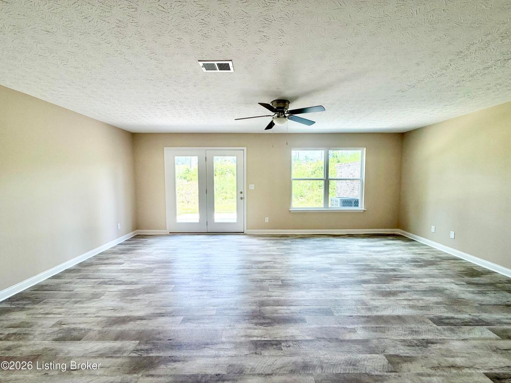 Photo of 345/347 Breckinridge Cir, Vine Grove, KY 40175 (MLS # 1723826)