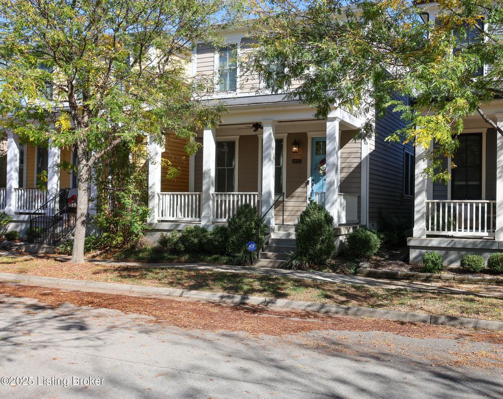 Photo of 10711 Impatiens St, Prospect, KY 40059 (MLS # 1707945)