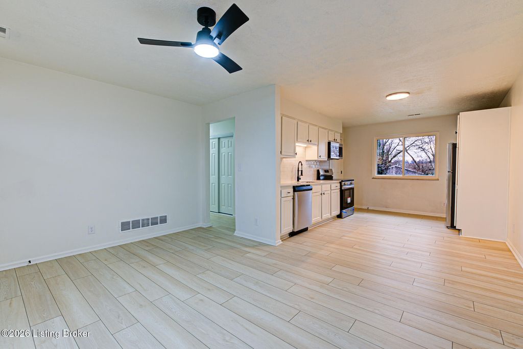 Photo of 1116 Keane Ave, La Grange, KY 40031 (MLS # 1706405)