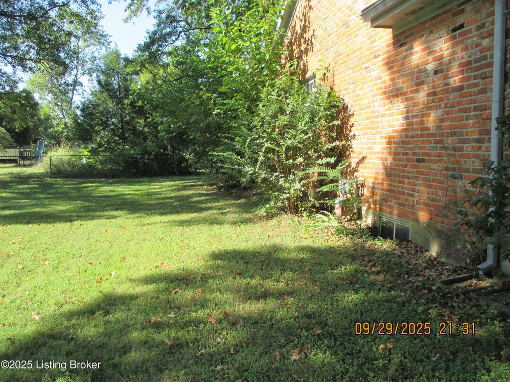 Photo of 11212 Finchley Rd, Louisville, KY 40243 (MLS # 1699454)