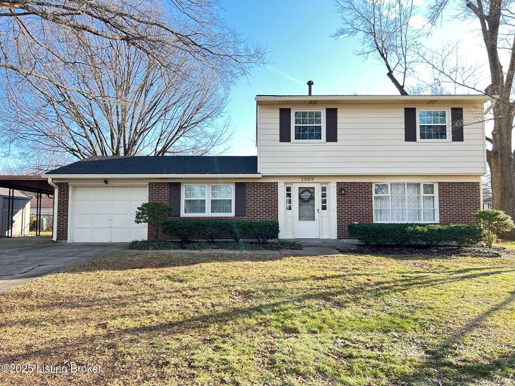 Photo of 2009 Meadowgate Ln, Louisville, KY 40223 (MLS # 1705533)