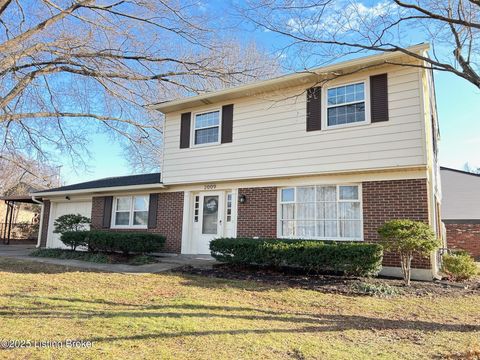 Photo of 2009 Meadowgate Ln, Louisville, KY 40223 (MLS # 1705533)