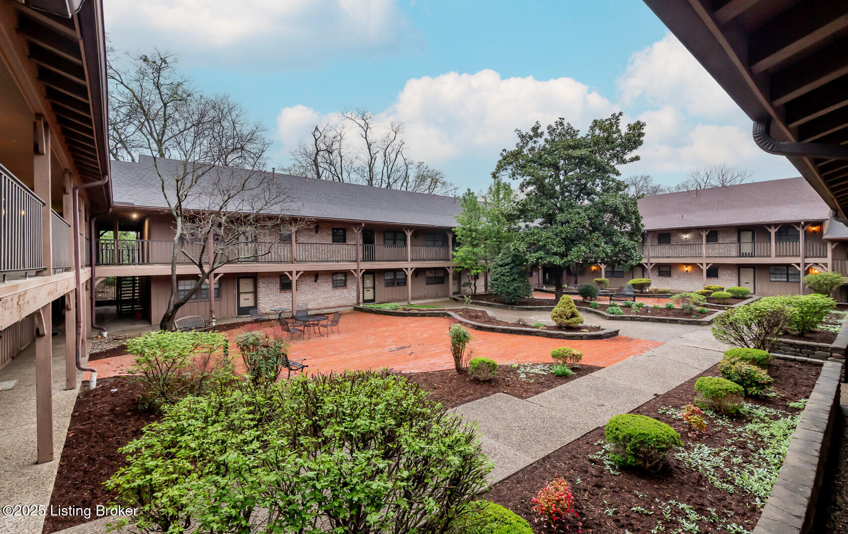 221 N Clifton Ave #APT 16, Louisville, Kentucky image 47