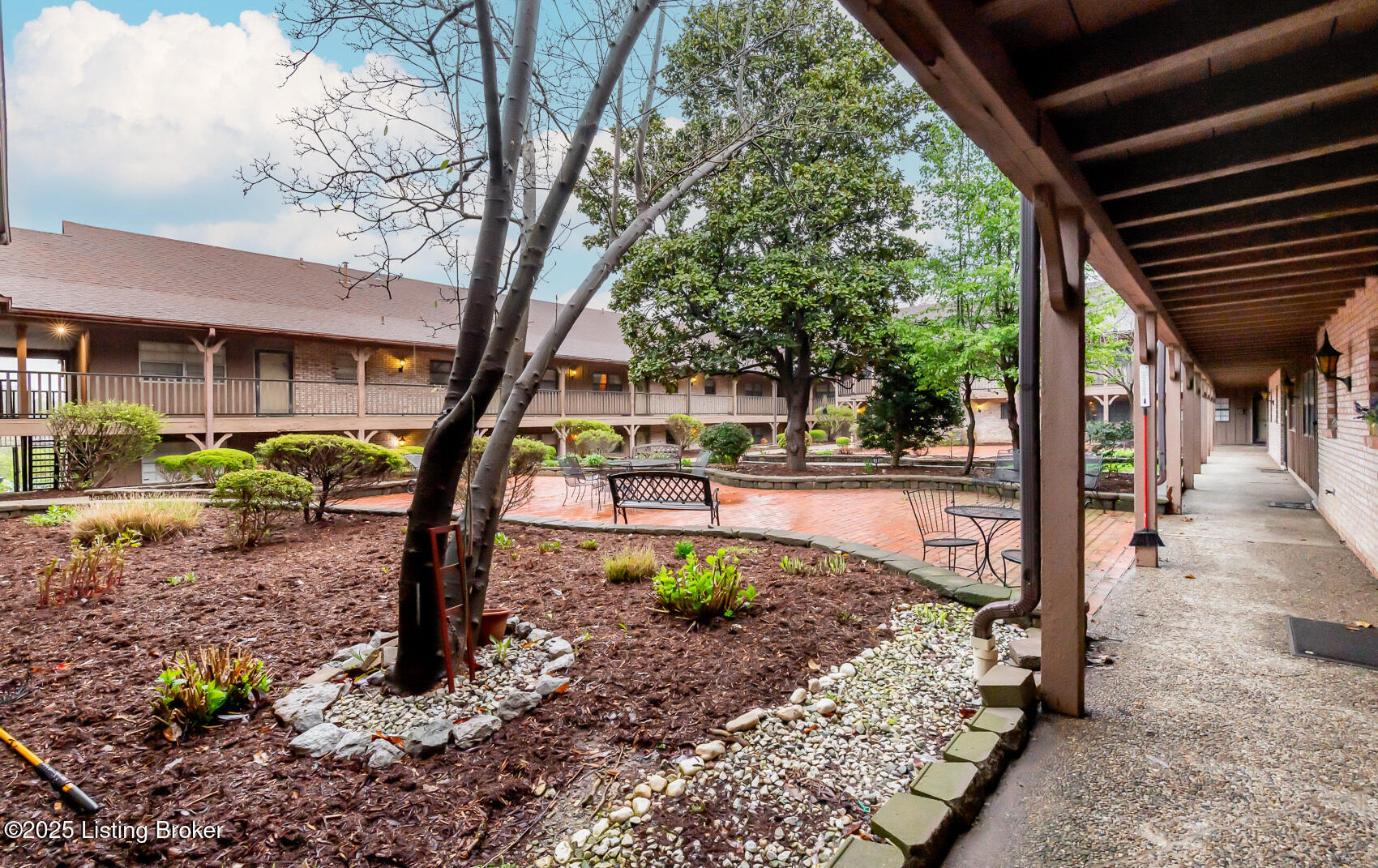 221 N Clifton Ave #APT 16, Louisville, Kentucky image 41