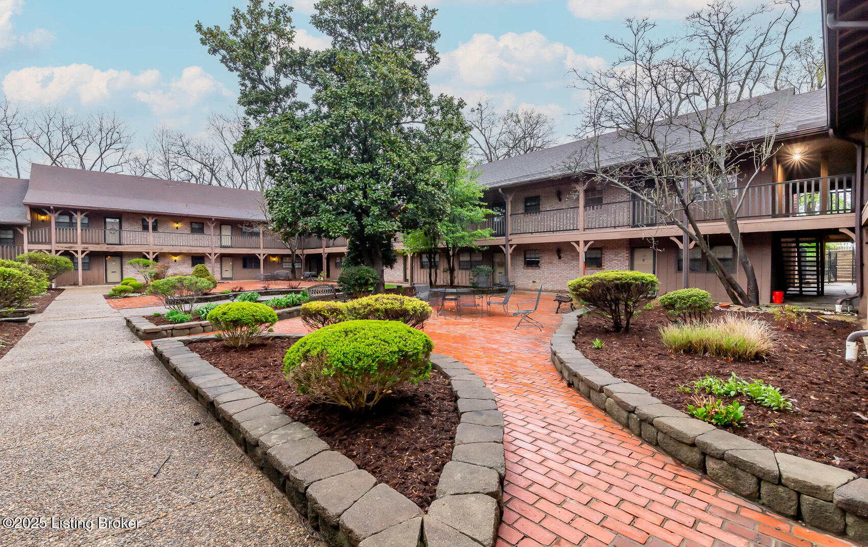 221 N Clifton Ave #APT 16, Louisville, Kentucky image 42