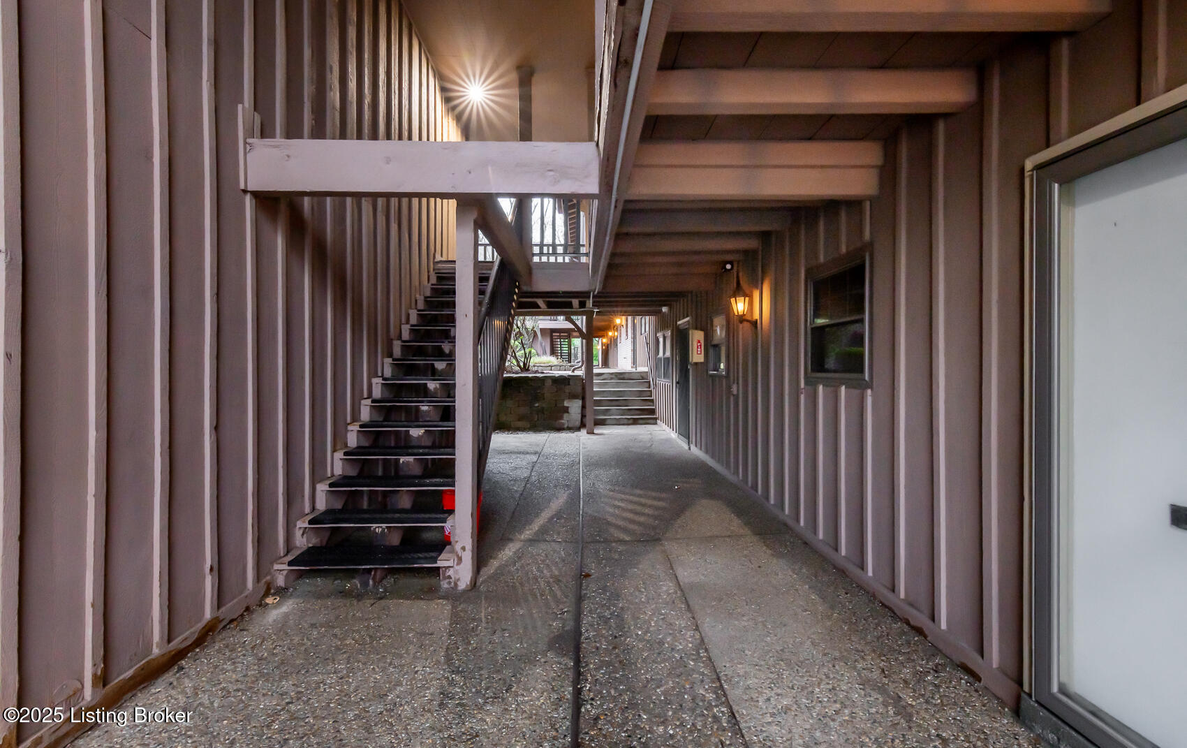 221 N Clifton Ave #APT 16, Louisville, Kentucky image 5