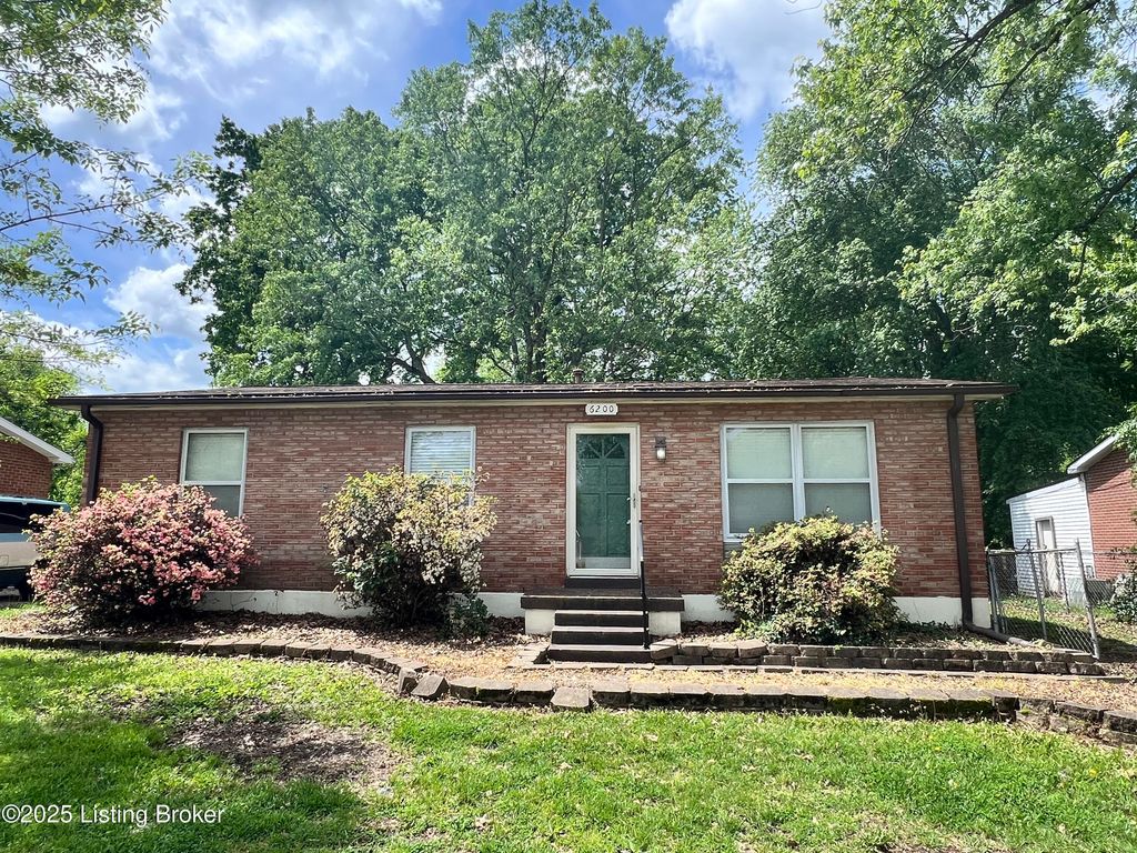 Photo of 6200 Trena Trl, Louisville, KY 40258 (MLS # 1705260)