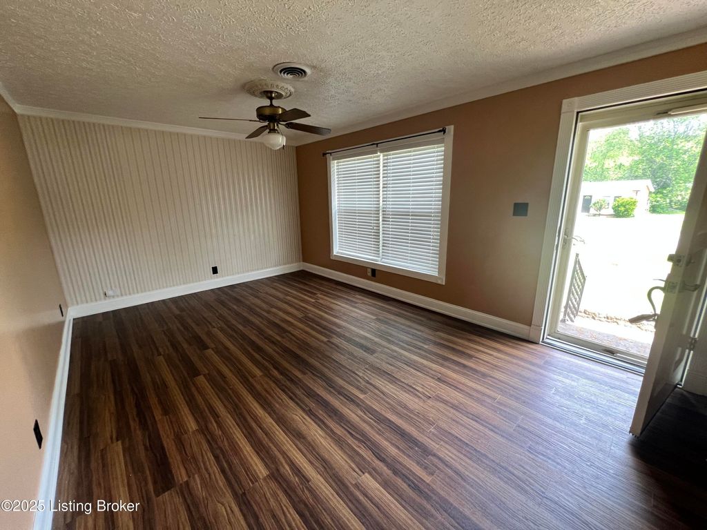 Photo of 6200 Trena Trl, Louisville, KY 40258 (MLS # 1705260)