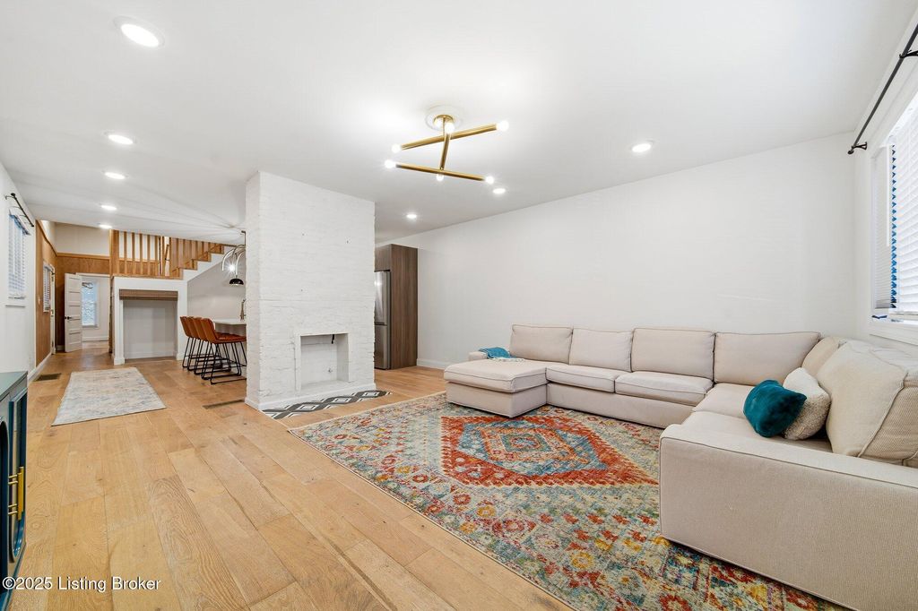 Photo of 1227 Hull St, Louisville, KY 40204 (MLS # 1706761)